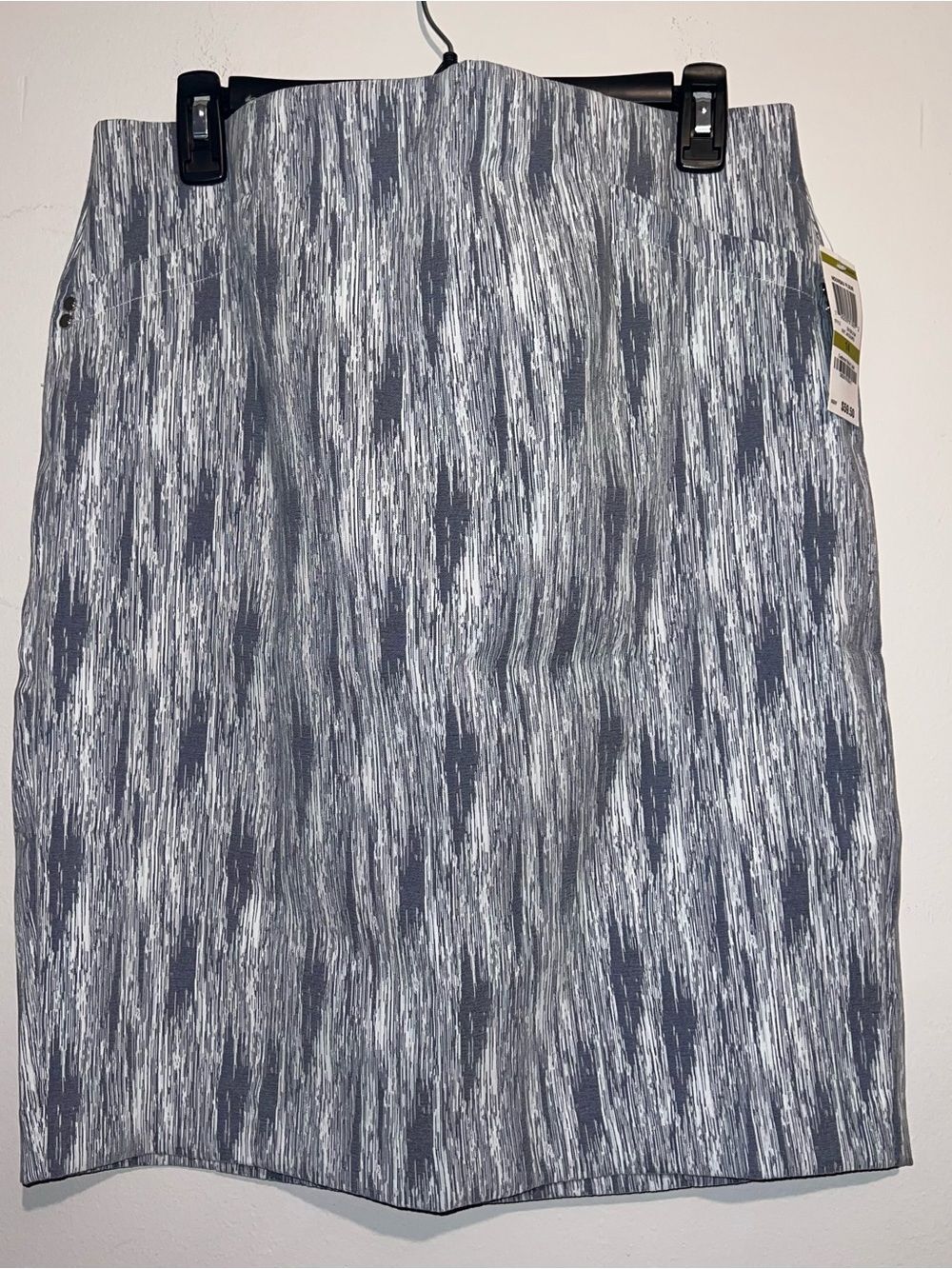 Alfani Gray and White Patterned Pencil Skirt